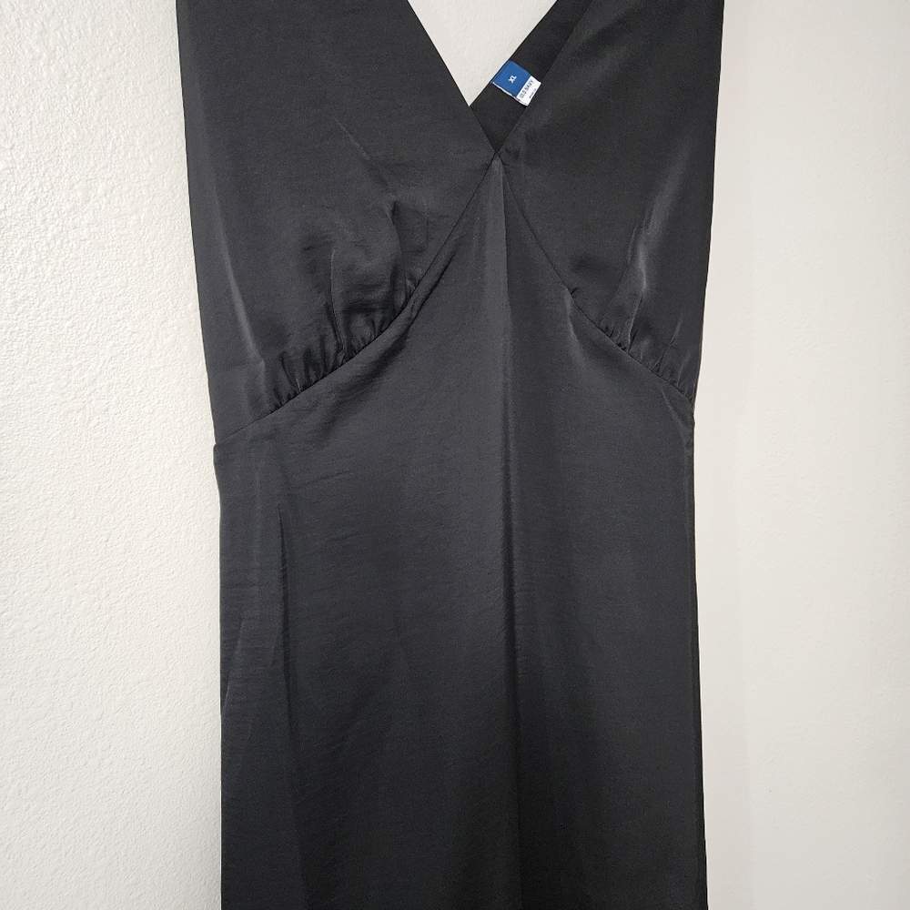 Old Navy Black Midi Dress - Picture 4 of 10